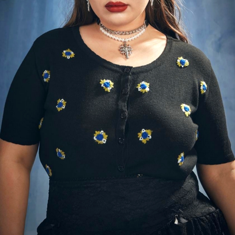 NWOT Widow 2X Embroidered Black Cardigan